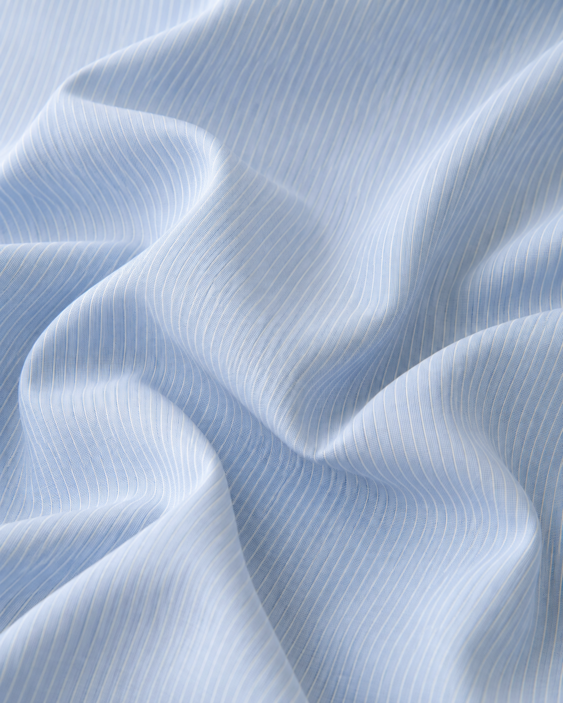 Pale blue pinstripe poplin detail